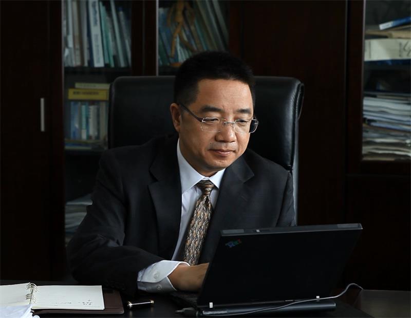 	 熱烈祝賀總經理寇曉康榮獲“西安市十佳科技企業家”殊榮