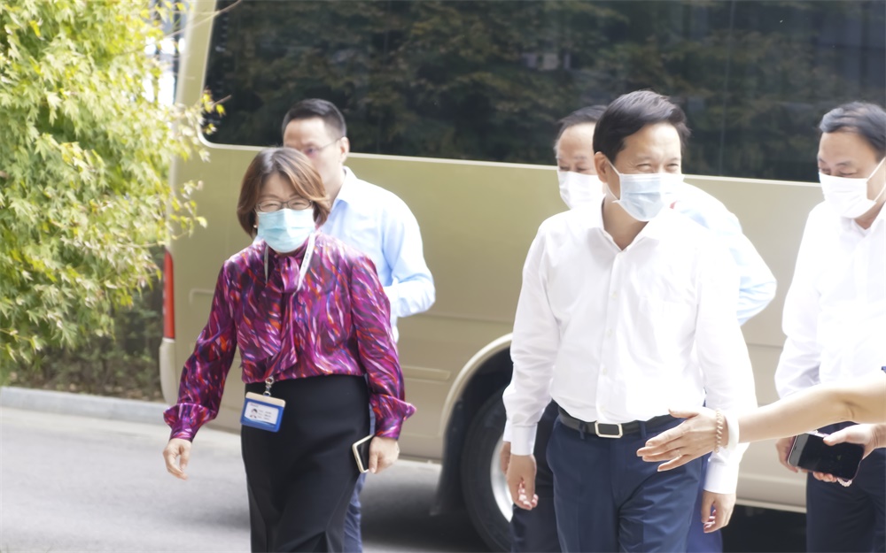 趙一德省長蒞臨藍曉科技現場調研
